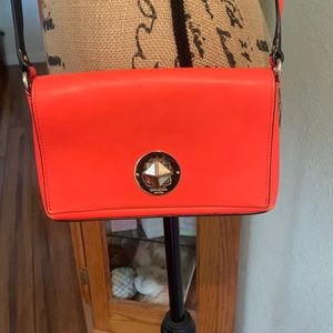 Kate Spade Bright spot Avenue Sally turn cross body